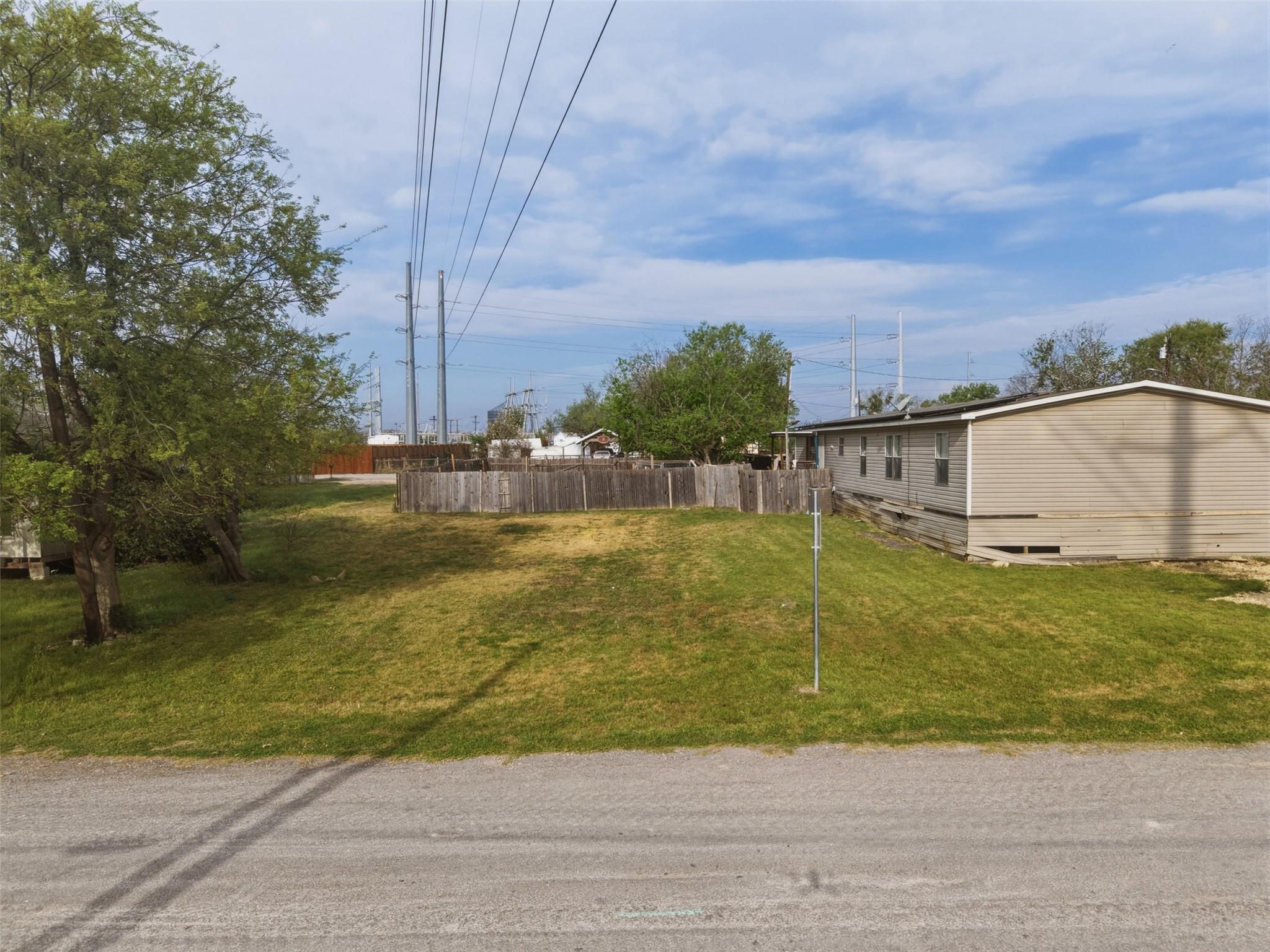 Land in Taylor