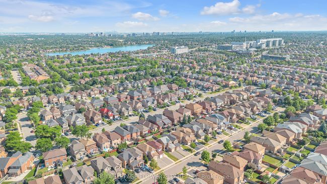 33 Fiddleneck Cres, House other with 4 bedrooms, 4 bathrooms and 4 parking in Brampton ON | Image 40