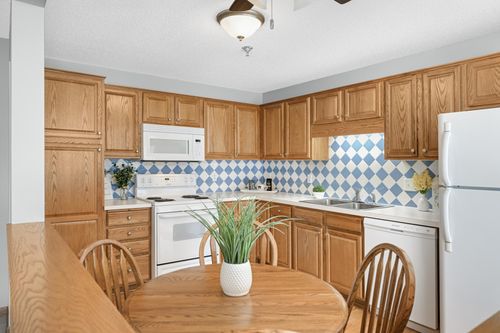 apt-261-18400 Euclid St, Farmington, MN, 55024-7137 | Card Image