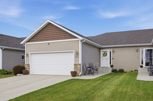 1426 Goldenwood Dr, West Fargo, ND, 58078-3961 | Card Image
