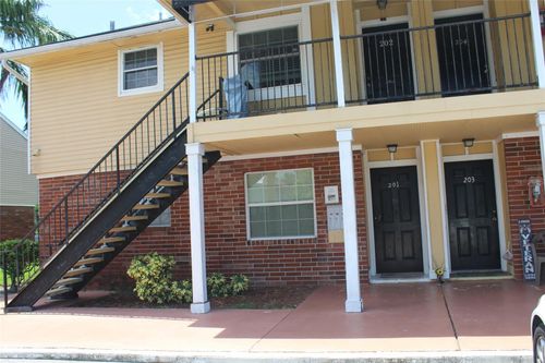 apt-201-200 Country Club Dr, LARGO, FL, 33771-2264 | Card Image