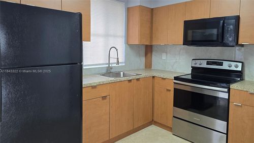 apt-312-6175 Nw 186th St, Hialeah, FL, 33015-6084 | Card Image