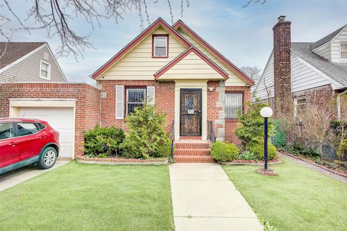130 217th St, Laurelton, NY, 11413-1230 | Card Image