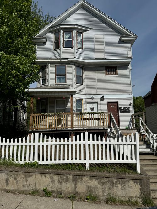 156 Hill St, Waterbury, CT, 06704-3011 | Card Image
