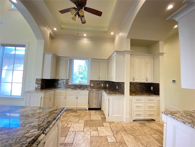 Kitchen | Image 9