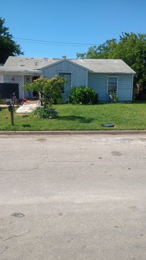 1713 Se 18th St, Mineral Wells, TX, 76067-7513 | Card Image