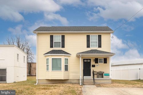 447 E Queen St, STRASBURG, VA, 22657-2445 | Card Image