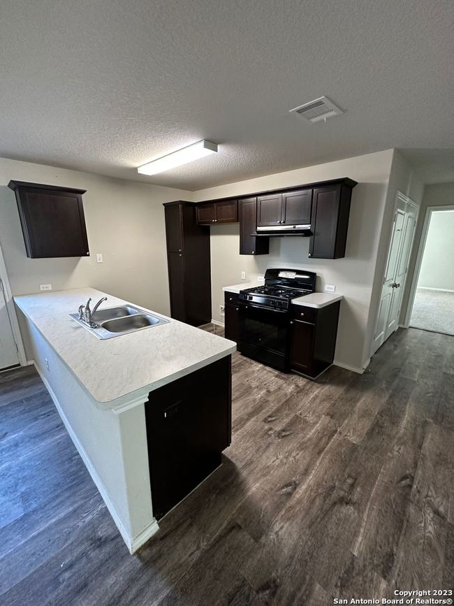 5206 Everett Loop, House other with 3 bedrooms, 2 bathrooms and null parking in Converse TX | Image 4