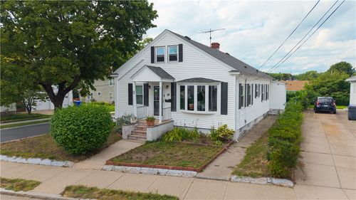 39 Bolton Ave, Providence, RI, 02908-4033 | Card Image
