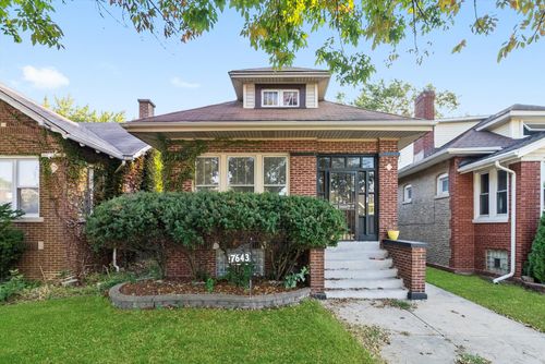 7643 S Paxton Ave, CHICAGO, IL, 60649-4134 | Card Image
