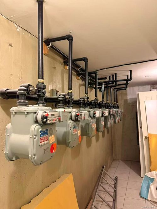 14205 Cherry Ave, Flushing, NY, 11355-2996 | Card Image