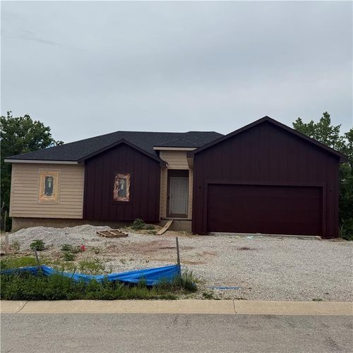 612 Se 21st St, Oak Grove, MO, 64075-8408 | Card Image