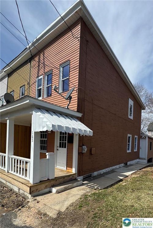 165 W Moser Ave, Coaldale, PA, 18218-1436 | Card Image