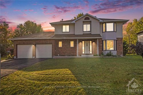 134 Topaze Ave, Navan, ON, K4B1K1 | Card Image