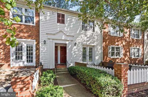 c-2515 S Walter Reed Dr, ARLINGTON, VA, 22206-1210 | Card Image