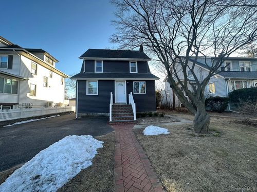 unit-1-8 Leach St, Lynbrook, NY, 11563-2417 | Card Image
