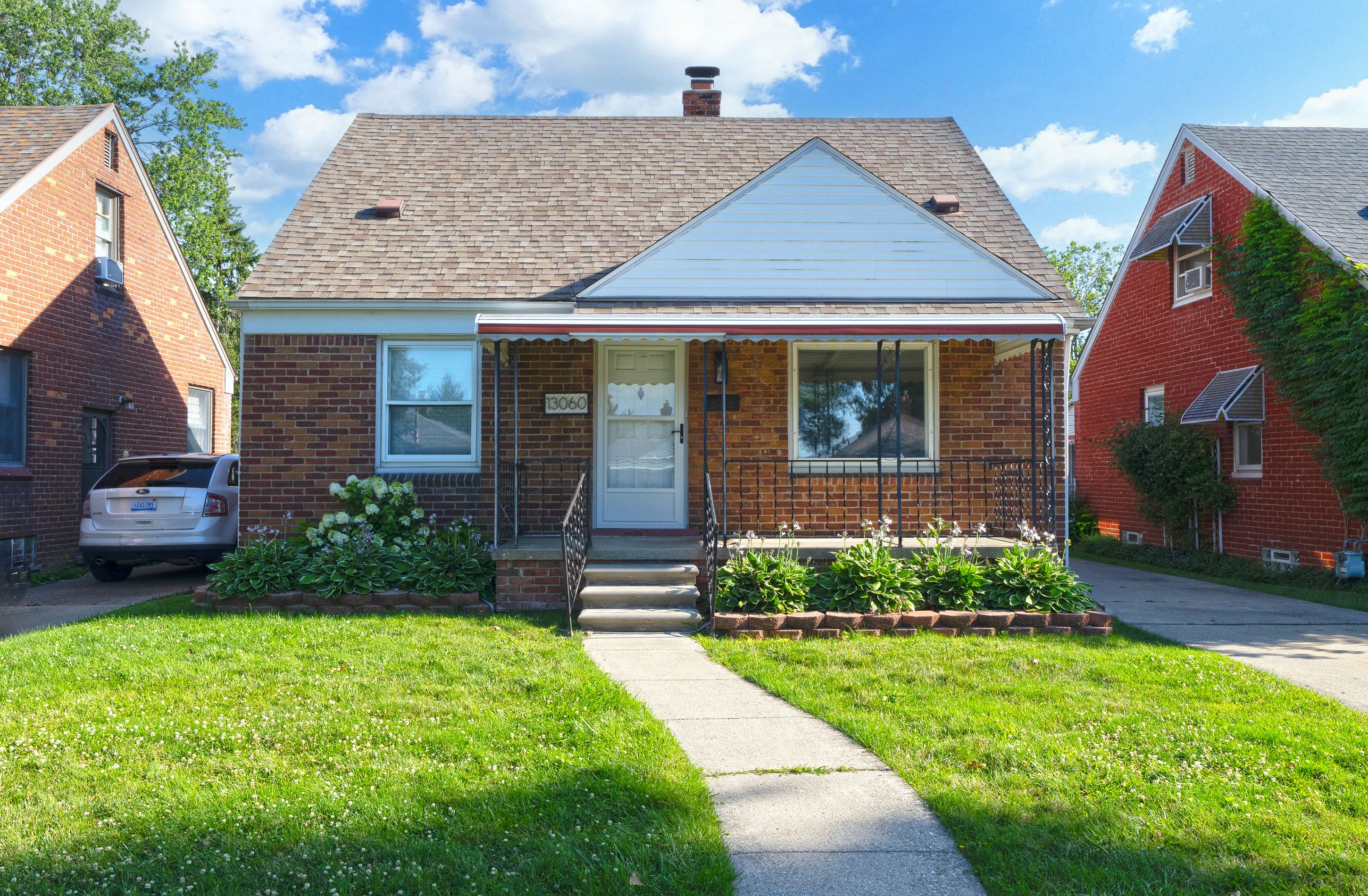 Cherry St, Southgate, MI 48195