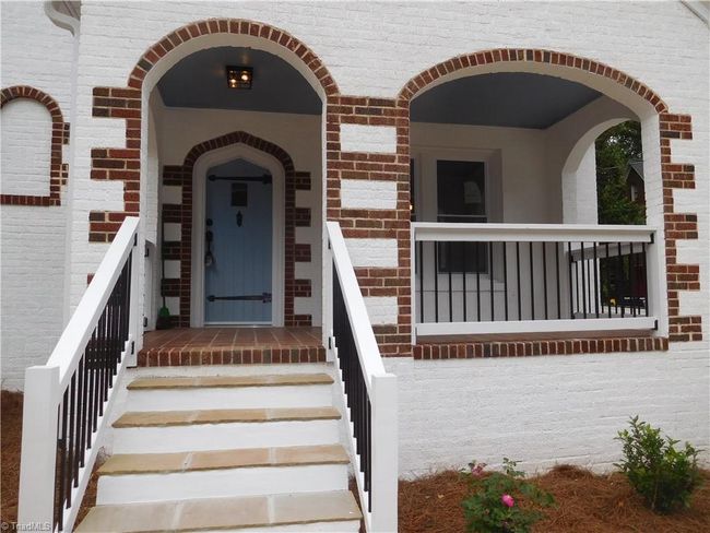 LARGE COVERED FRONT PORCH. | Image 33