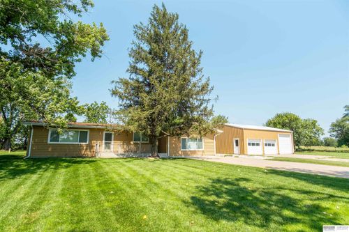 635 E Lochland Rd, Hastings, NE, 68901-1930 | Card Image