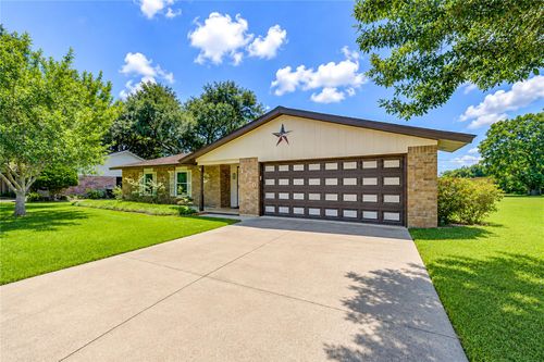 1320 Linwood Dr, Wharton, TX, 77488-4316 | Card Image