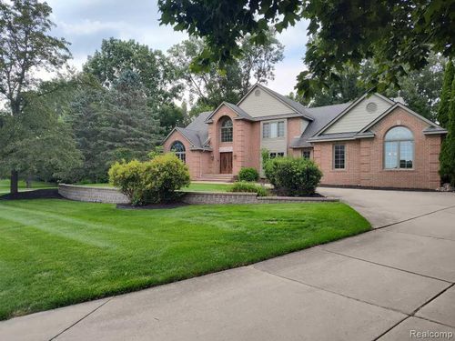 1339 Pond Bluff Way, Brighton, MI, 48114-4926 | Card Image