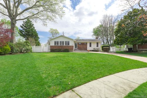 10 Fortune Ct, Commack, NY, 11725-2019 | Card Image