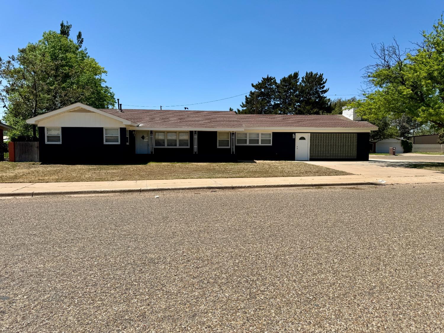 Soland Ave, Denver City, TX 79323