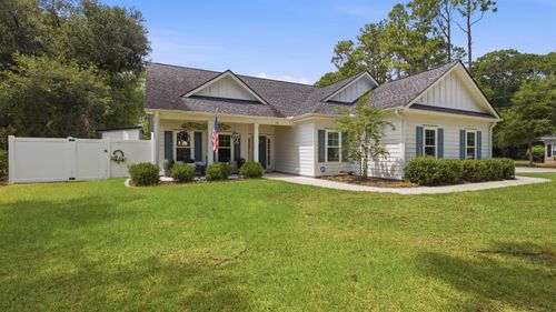 35 Georgeanna Ct, Pawleys Island, SC, 29585-7226 | Card Image