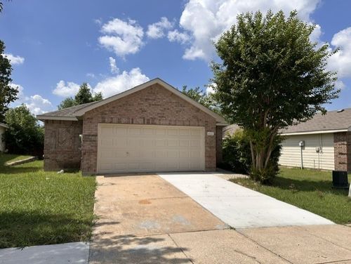 4021 Shawnee Trl, Heartland, TX, 75126-8246 | Card Image