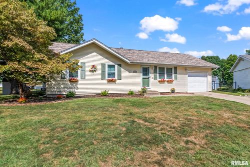 18 Elm Tree Ct, Taylorville, IL, 62568-2703 | Card Image