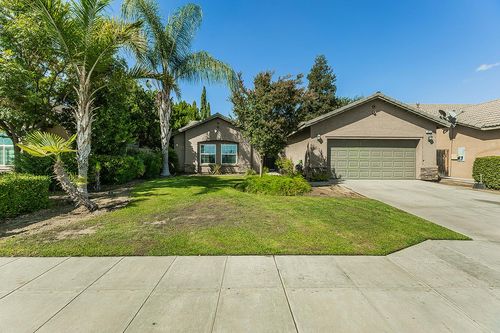 2810 W Missouri Ave, Caruthers, CA, 93609-9686 | Card Image