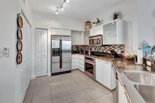 apt-214-225 Ne 1st St, Delray Beach, FL, 33444-3788 | Card Image