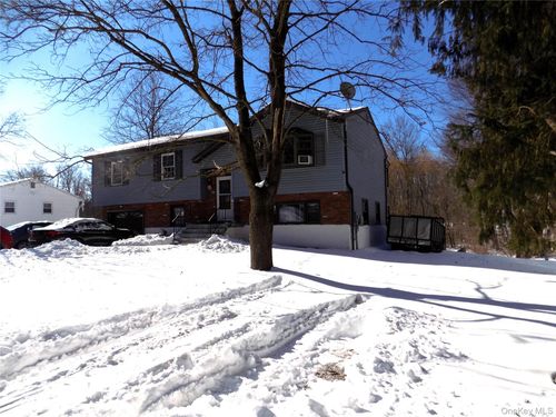 16 Baldwin Dr, Wappingers Falls, NY, 12590-3818 | Card Image
