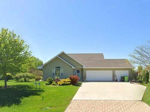 N5926 Westhaven Dr, Fond Du Lac, WI, 54937-5013 | Card Image