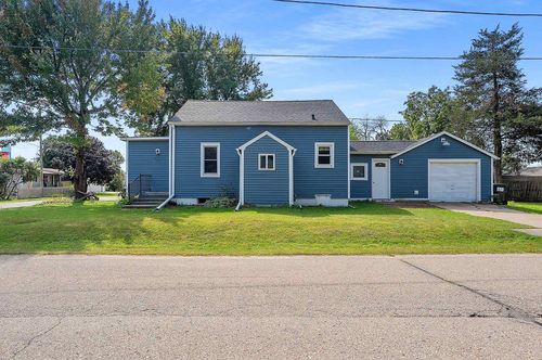 201 2nd Avenue, WEYAUWEGA, WI, 54983 | Card Image