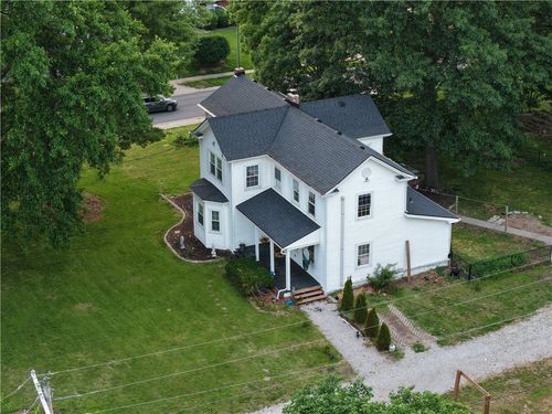 1900 Ne 65th St, Gladstone, MO, 64118-3730 | Card Image