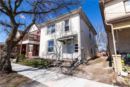 300 Dalhousie St, Brantford, ON, N3S3V5 | Card Image