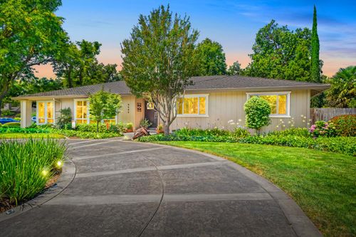 9468 S Wales Way, Elk Grove, CA, 95758-9518 | Card Image