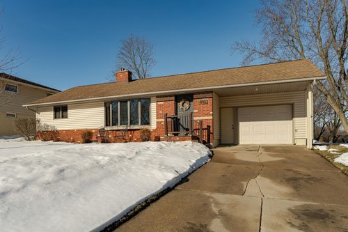 805 1st Ave Nw, Byron, MN, 55920-1409 | Card Image