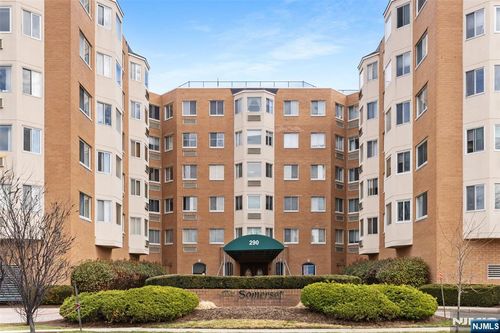 290 Anderson St, Hackensack, NJ, 07601-3653 | Card Image