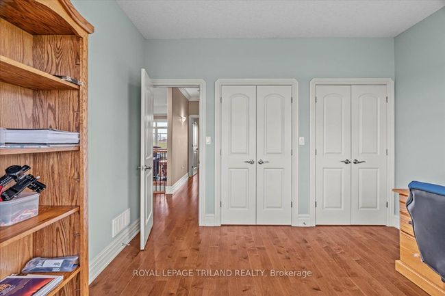 9416 Hickory Dr, House other with 3 bedrooms, 4 bathrooms and 10 parking in Strathroy ON | Image 20