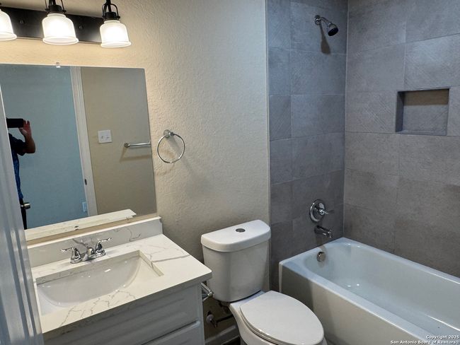 450 County Road 679, House other with 3 bedrooms, 2 bathrooms and null parking in Natalia TX | Image 17