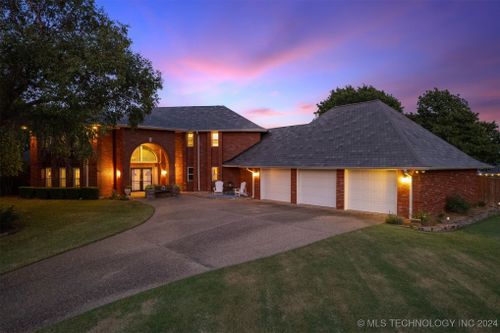 411 Wincrest Circle, Poteau, OK, 74953 | Card Image