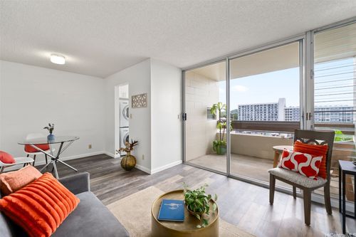 apt-a606-1555 Pohaku St, Honolulu, HI, 96817-2867 | Card Image