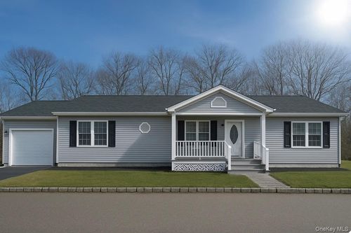 275-1407 Middle Rd, Calverton, NY, 11933-1498 | Card Image