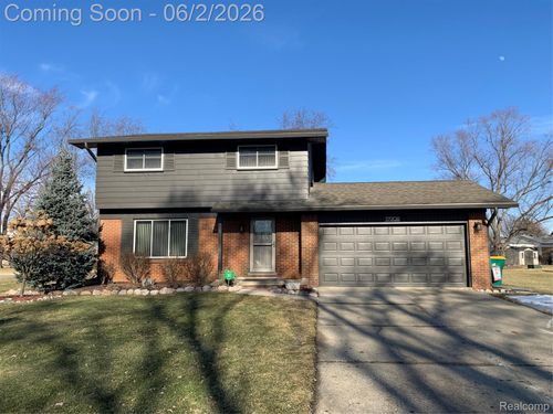 27208 Hystone Dr, Farmington Hills, MI, 48334-5318 | Card Image