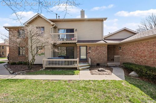 2-7981 Woodingham, West Bloomfield, MI, 48322-2621 | Card Image
