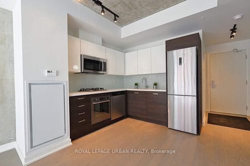 721-39 Brant St, Toronto, ON, M5V0M8 | Card Image