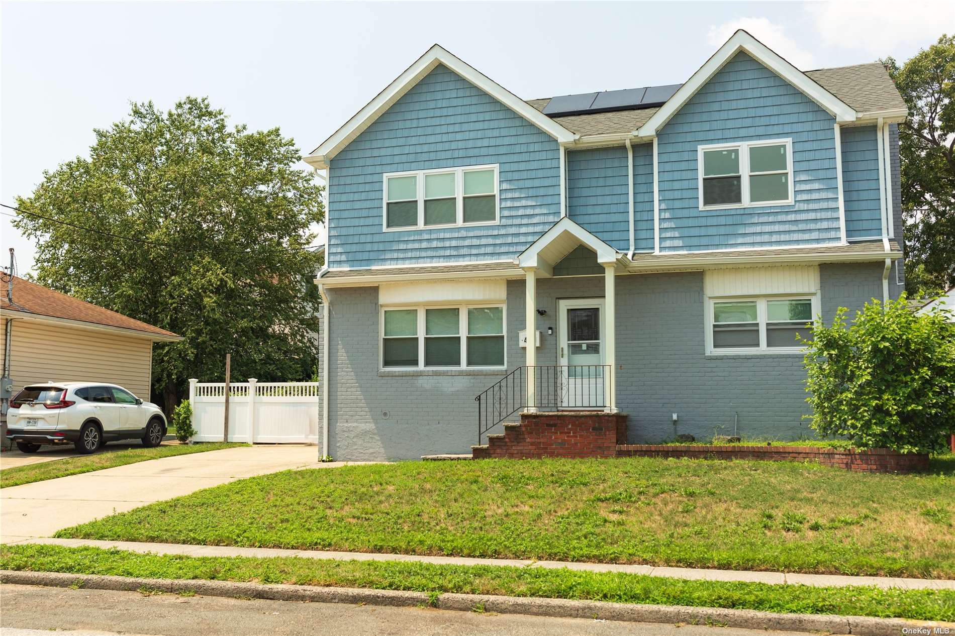 Keller Ave, Elmont, NY 11003