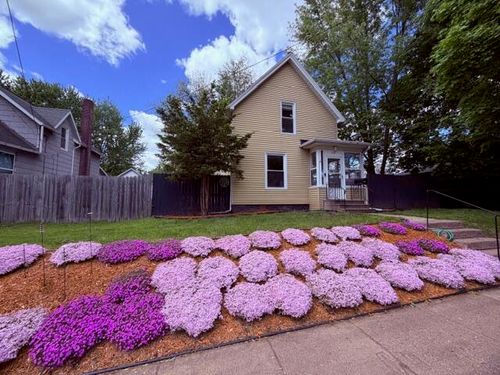 228 N Thompson St, Jackson, MI, 49202-4133 | Card Image